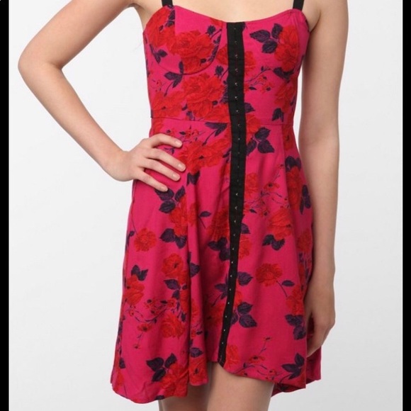 Kimchi Blue Dresses & Skirts - Kimchi Blue Floral Hook & Eye Bustier Dress